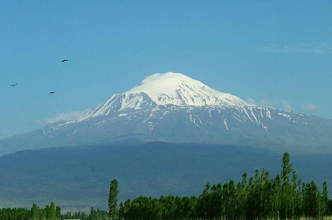 Le mont Ararat où la tradition fait atterrir l'arche de Noé