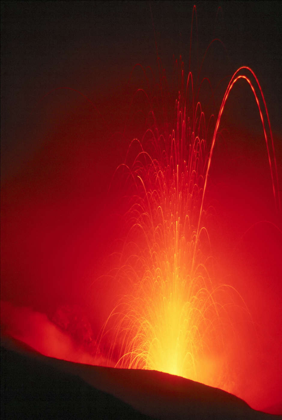 Eruption du Stromboli, 1980 (photo Wolfgang Beyer, CC)